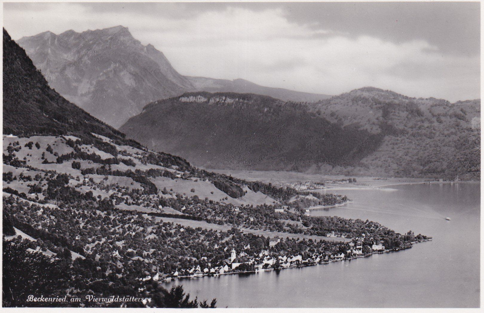 Cartoline postali: Beckenried im Vierwalstättersee – Usato da Cormoret venduto da Pascalll2001