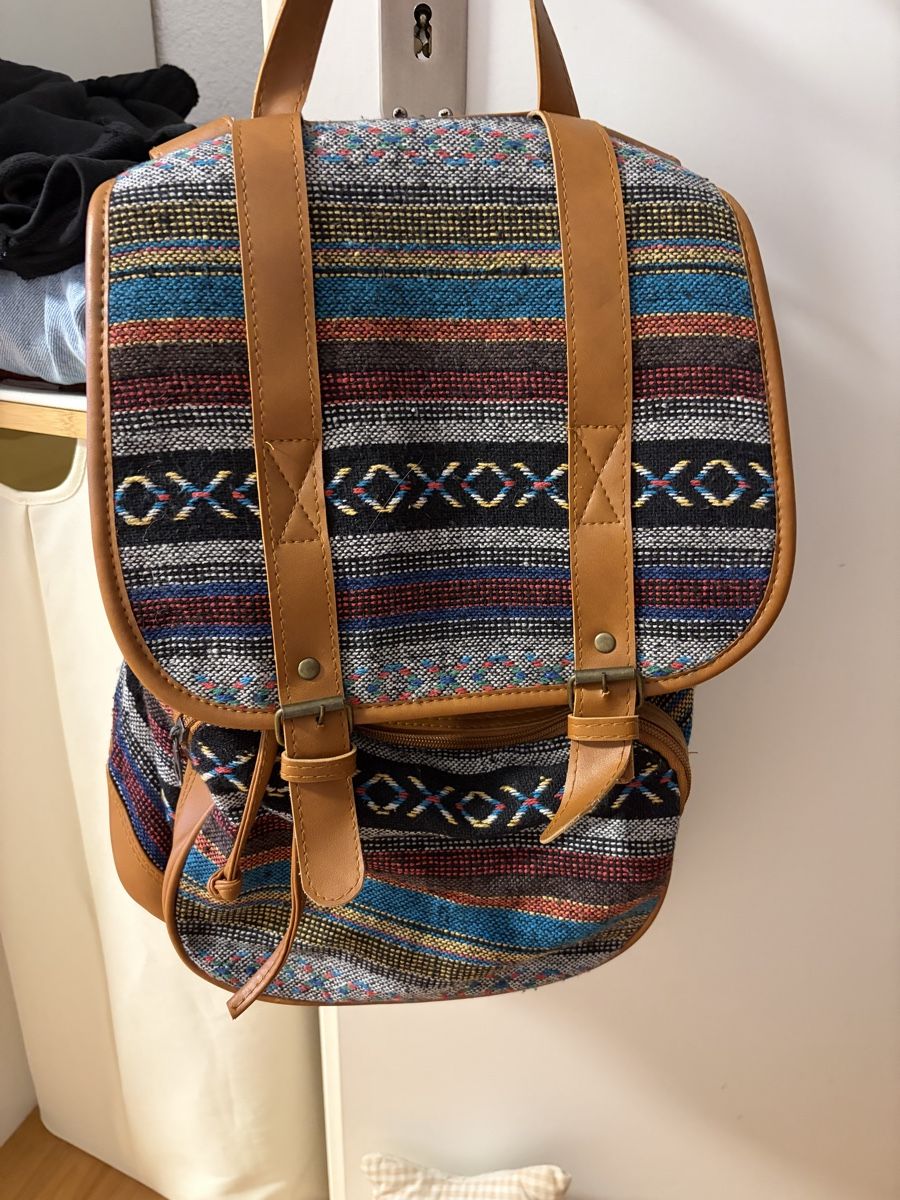 Sacs à dos: Rucksack mehrfarbig mit Kunstleder  – Neuf (Voir description) à Balgach par Miisarah 1