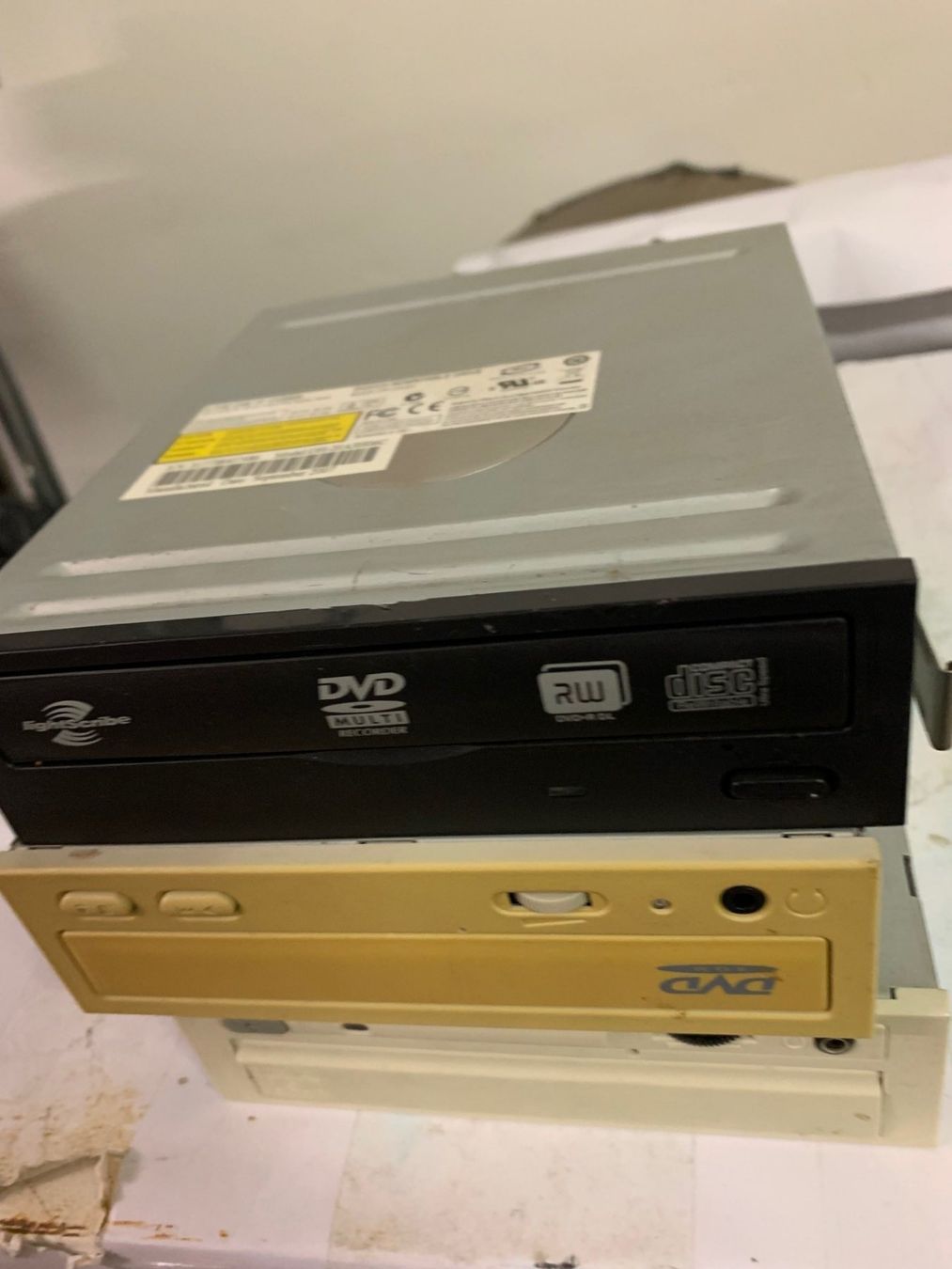 Lettore multimediale & Streamer: DVD ROM Drives * 3 Stuck – Usato da Emmen venduto da newdeal1970 4