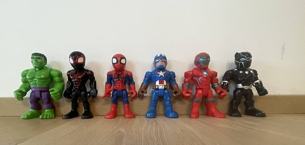 Jouets: Marvelfiguren  – D'occasion à Obfelden par Miriam033