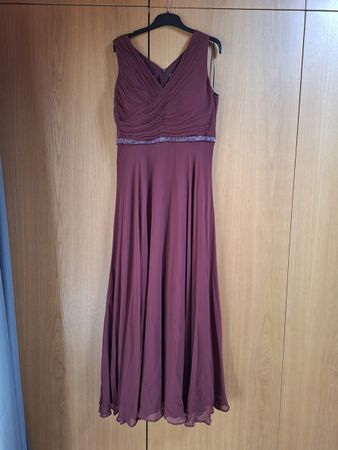 Vera Mont Robe de soirée bordeaux taille 44, élégante