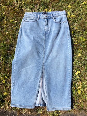 Lässige Jeansrock midi mit Schlitz