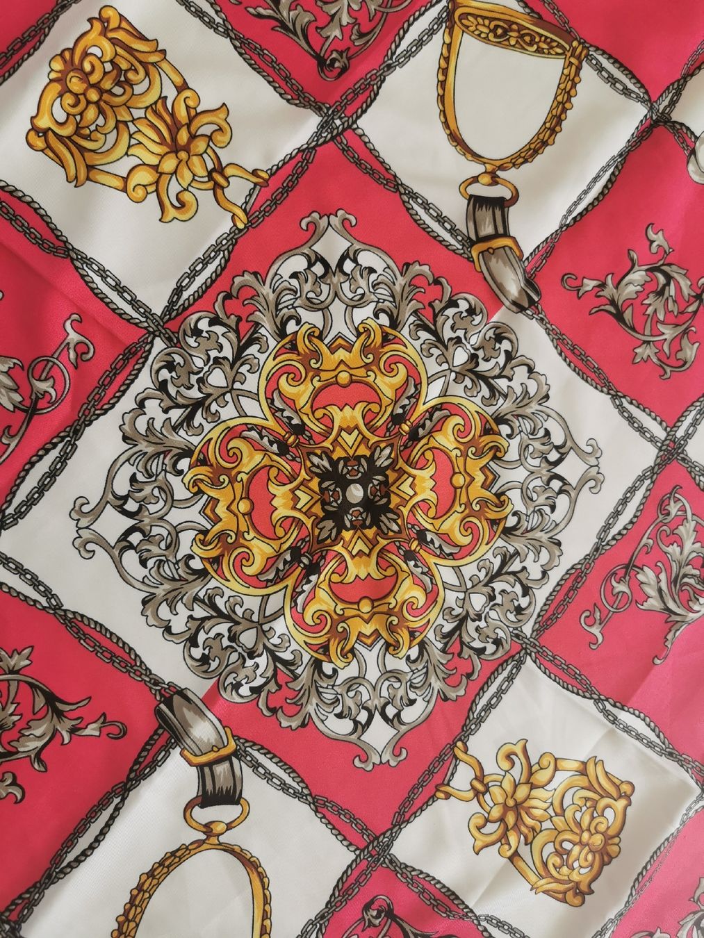 Foulard & Sciarpe: Seide Damen Schal  – Nuovo e nell'imballaggio originale da Schlieren venduto da vlalif 2