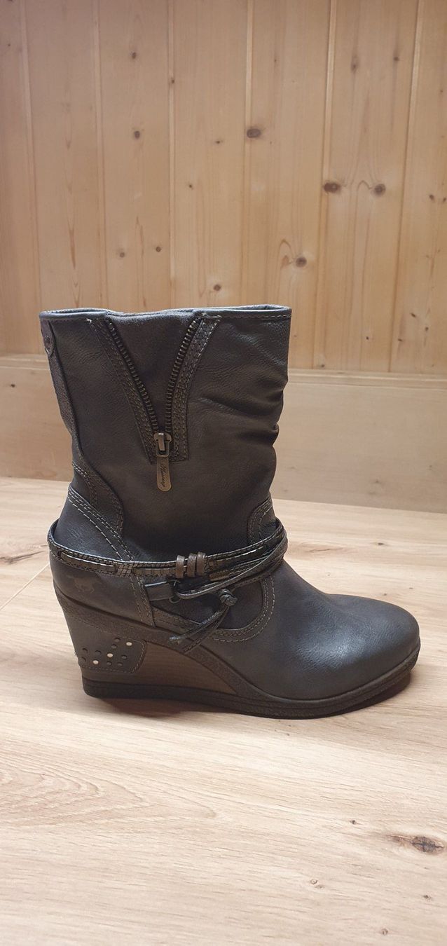 Mustang Scarpe da donna: Stieflette Mustang Gr.42 – Nuovo (secondo la descrizione) da Danis venduto da Stgirat
