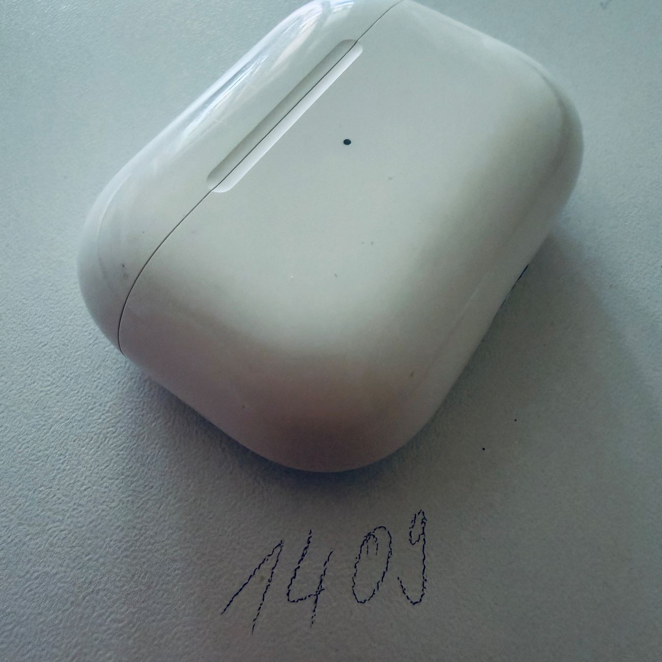 Apple Ladegerät: Original Apple Ladecase A2968 für AirPods Pro 2 Gen. USB-C – Gebraucht aus Basel von MY.AIRPODS.SHOP 4