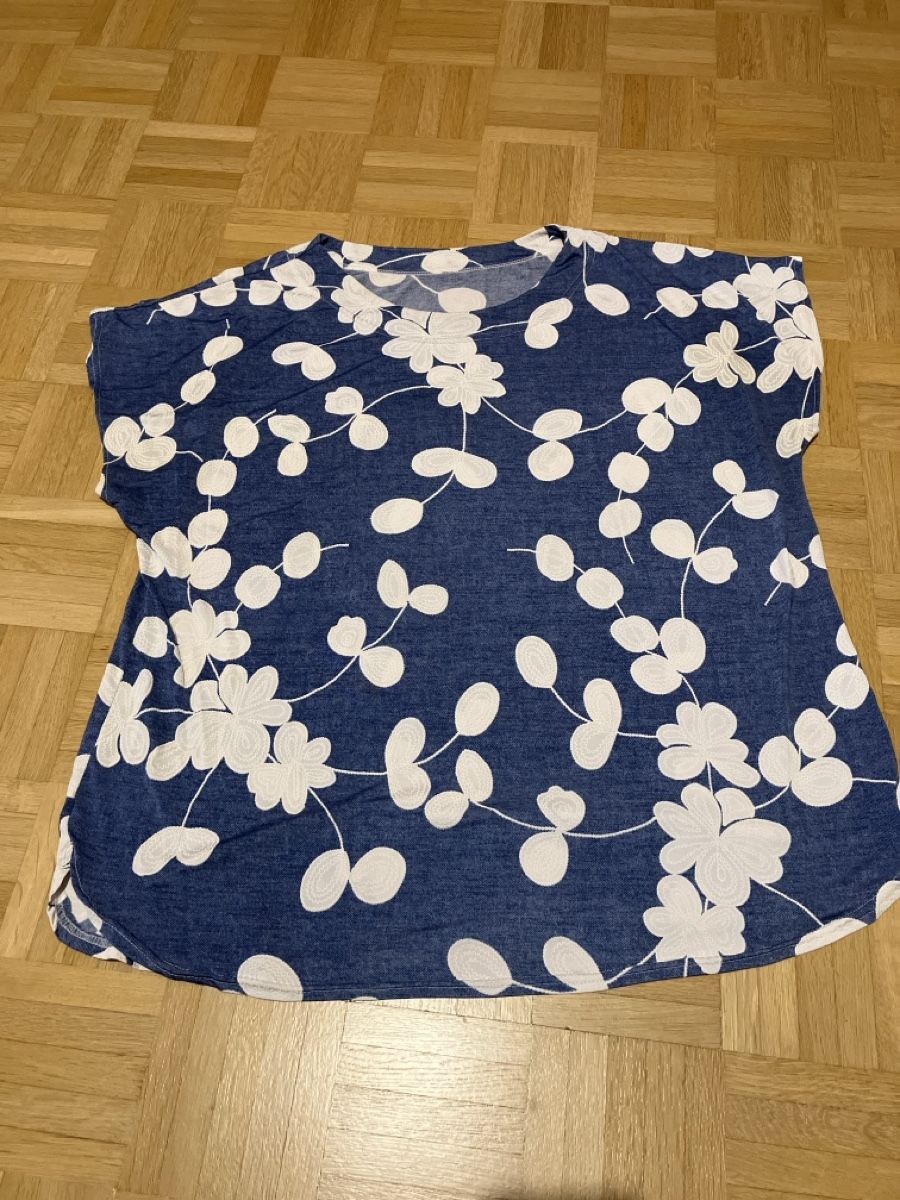 T-Shirts: T-shirt  – Gebraucht aus Baden von sylivianne