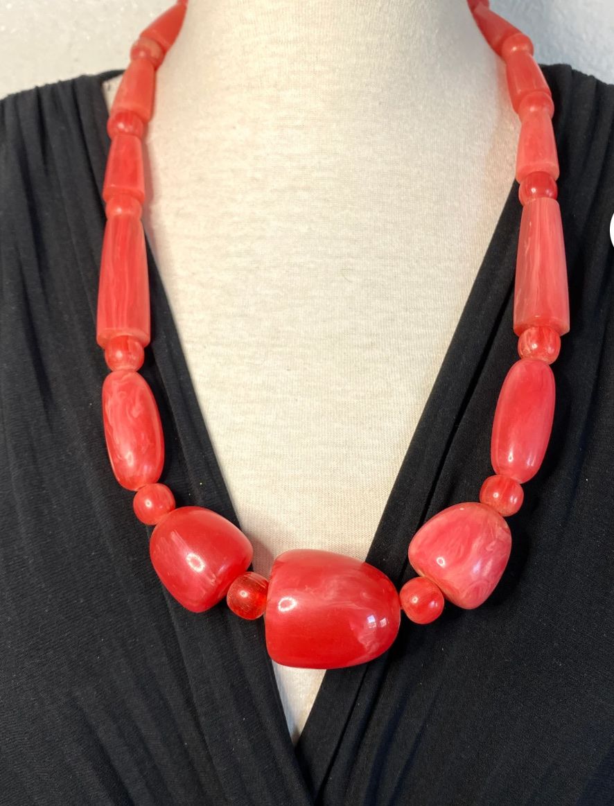 Catenine: Vintage necklaces – Usato da Lausanne venduto da NYC67 1