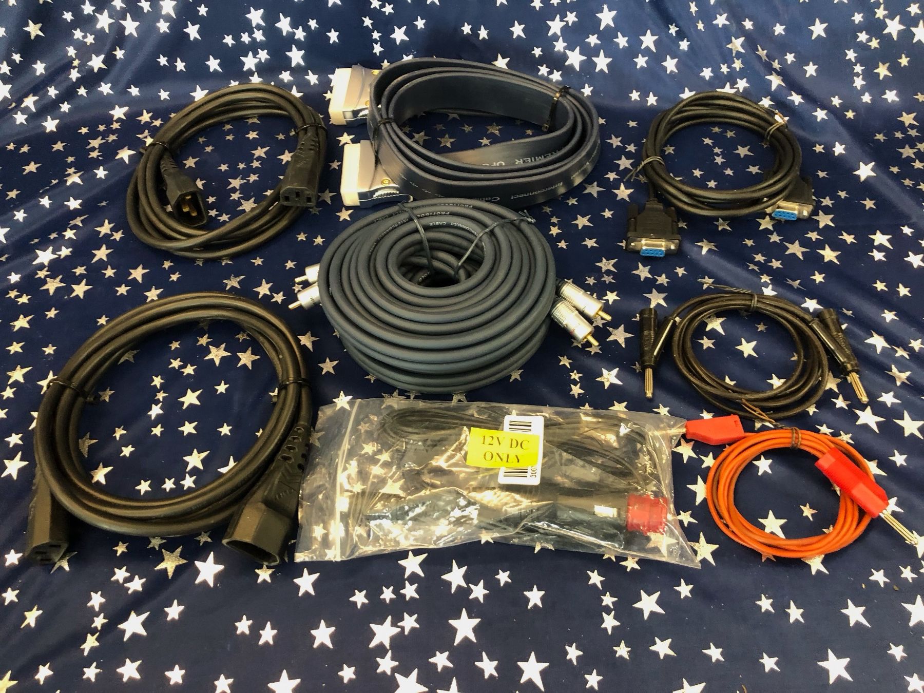 Home Cinema: Sortiment Kabel; Labor-Kabel, Cinch-Kabel, 12V Kabel – Usato da Neerach venduto da Arbimus
