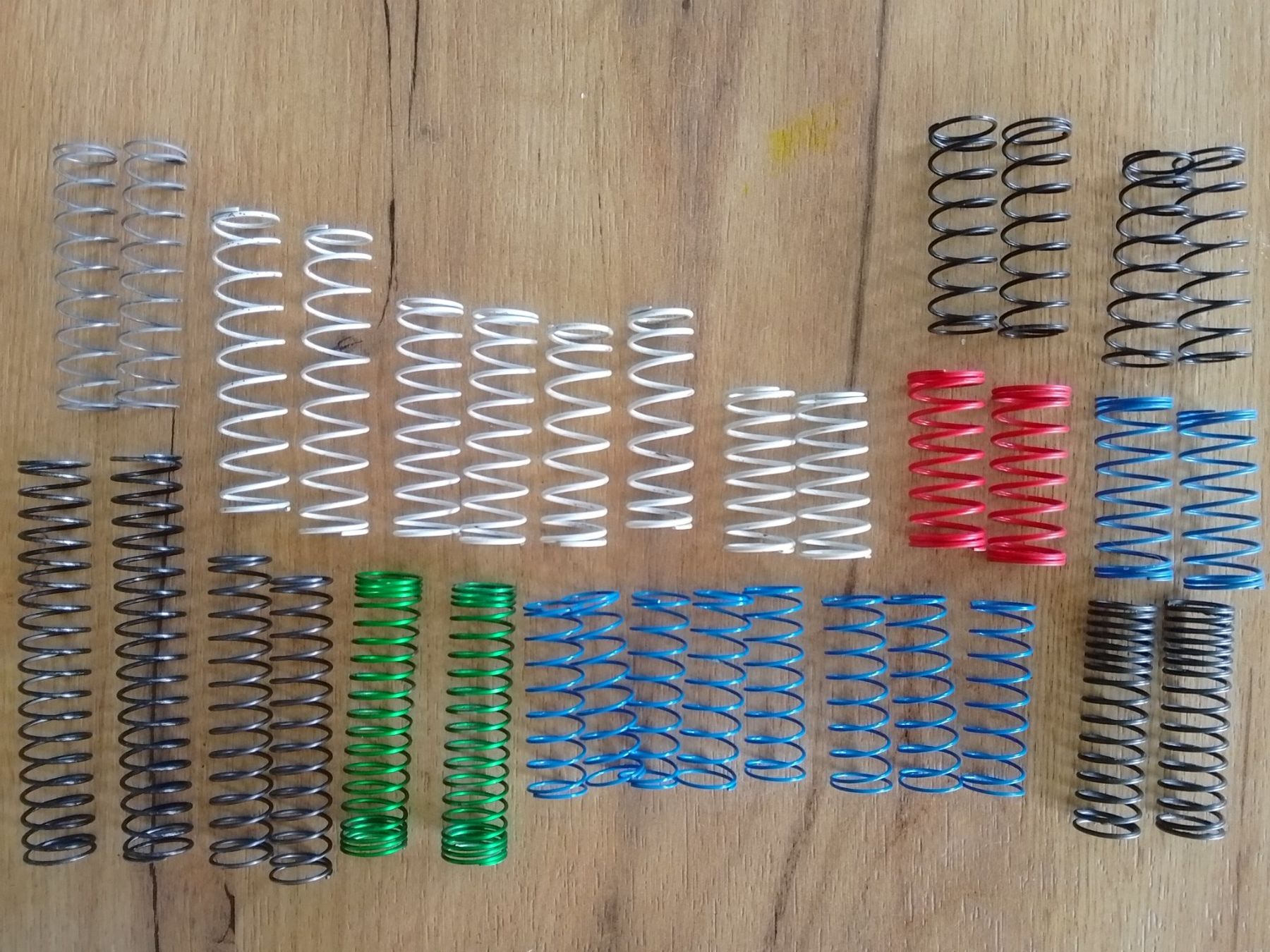 Modellismo RC: Set Amortisseurs et Ressort divers. – Usato da Fully venduto da Suisse-crawler 1