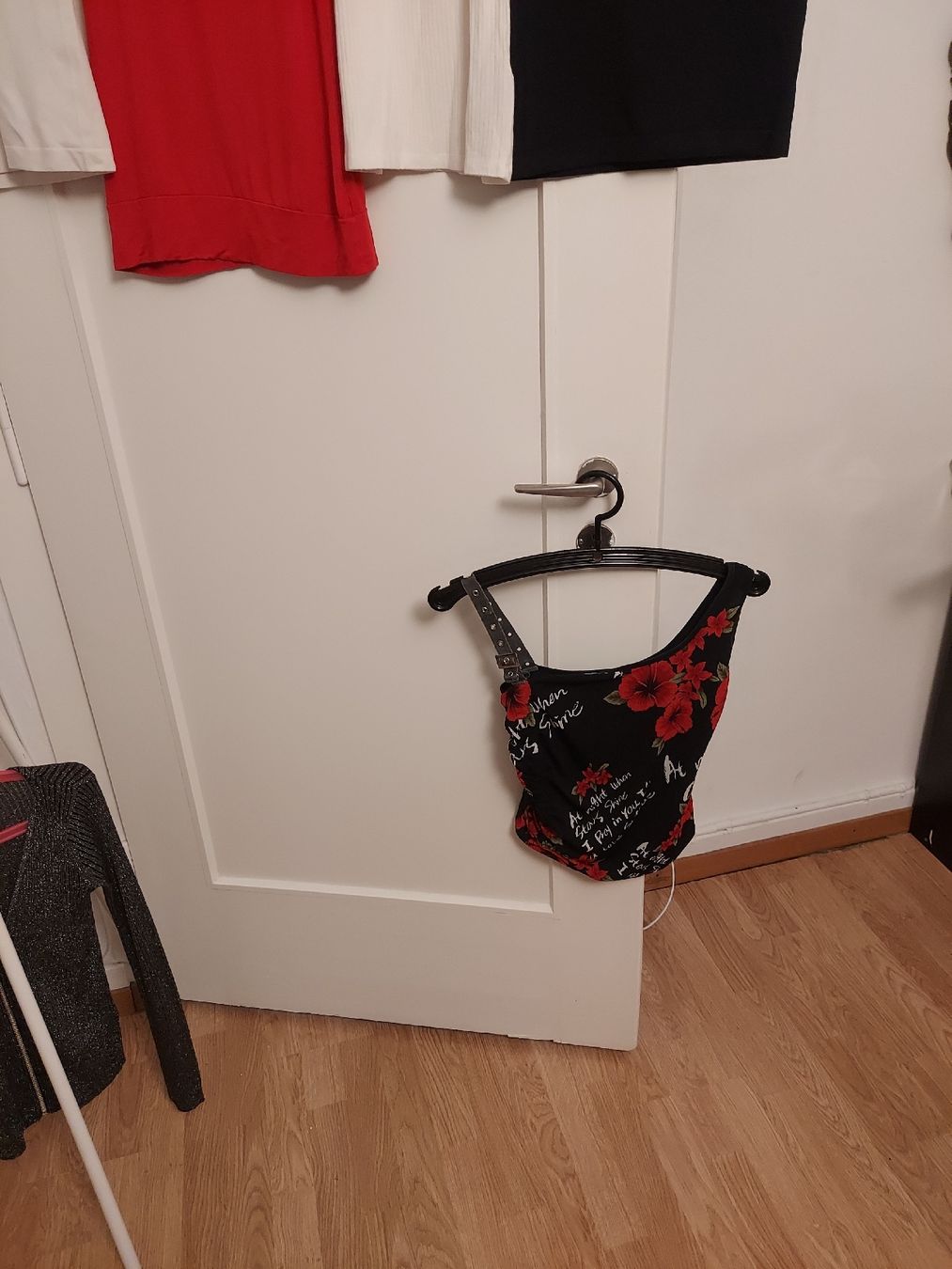 Lots de vêtements: 8 tops – D'occasion à Biel/Bienne par mas_fx95 3