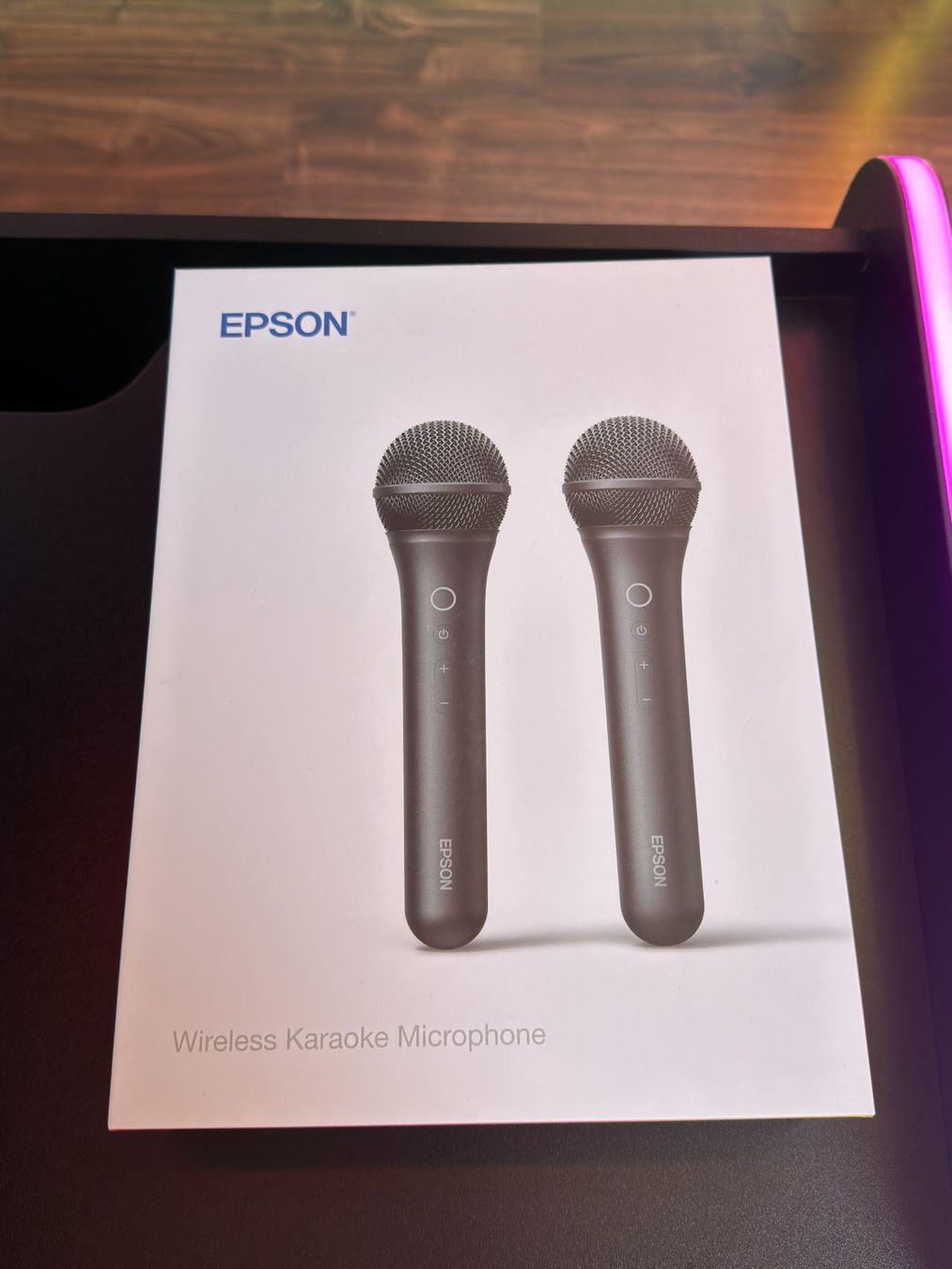 Microfoni: Epson ELPKM01 Wireless Karaoke Mikrofon-Paar – Nuovo (secondo la descrizione) da Henau venduto da alainschuler