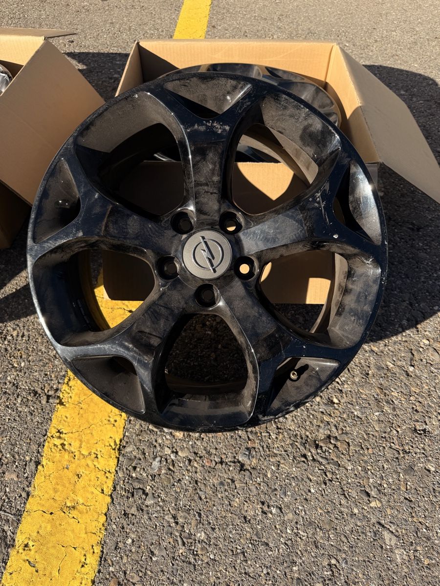 Opel Cerchioni: Opel Corsa D Felgen – Usato da Schenkon venduto da jul_vnk7 3