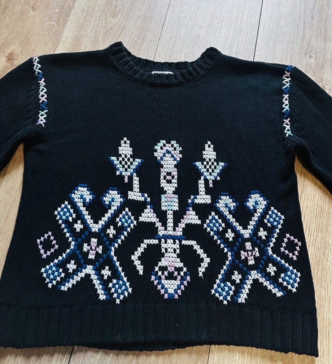 Pullover & Sweatshirts: Pull en maille noir avec motif hivernal brodé, taille M – Neu (gemäss Beschreibung) aus Yverdon-les-Bains von mat_tv6q 1