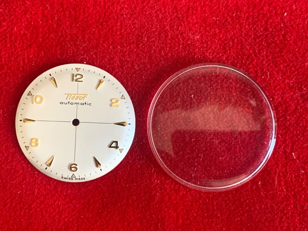 Cadran Chronographe Vintage Neuf De Stock - 2 Compteurs, Fond Bordeaux, Forme Ovale - Pièce Top