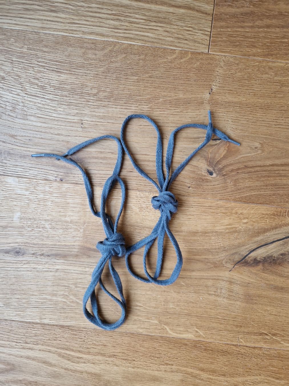Scarpe da uomo: Schnürsenkel Veja grau – Nuovo (secondo la descrizione) da Eschenbach SG venduto da SanFranciscoCalifornia