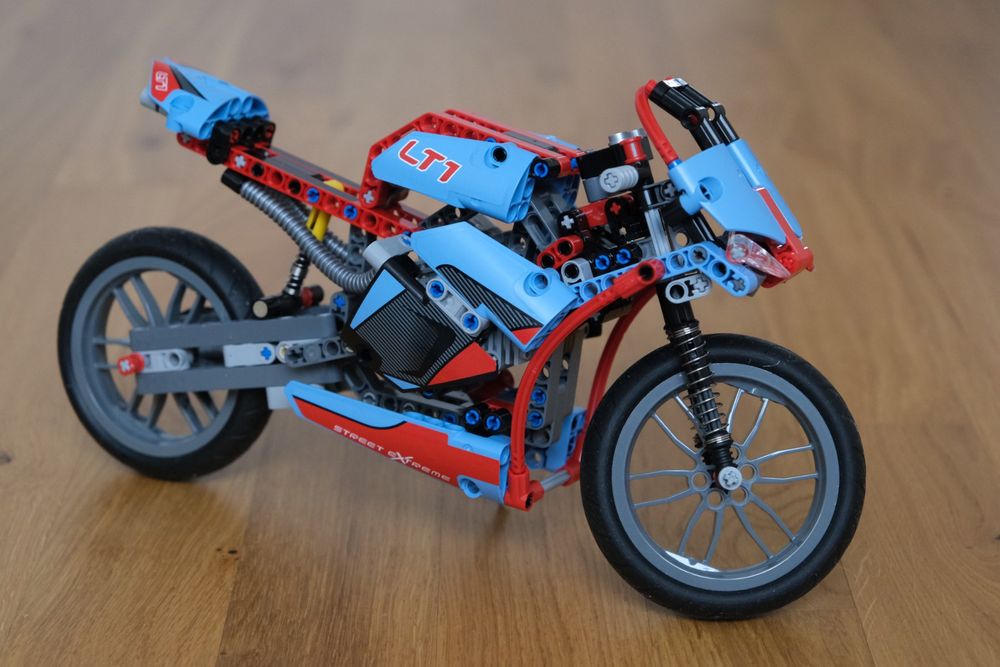 Lego Kit di costruzioni: Lego Technic set 42036 Straßenmotorrad / La moto urbaine – Usato da Nyon venduto da JJZA