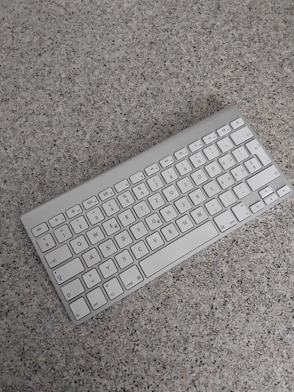 Apple Tastaturen: Apple Magic Keyboard mit Ziffernblock  Layout Ohne Batterie – Neu (gemäss Beschreibung) aus Ruswil von Swissflip