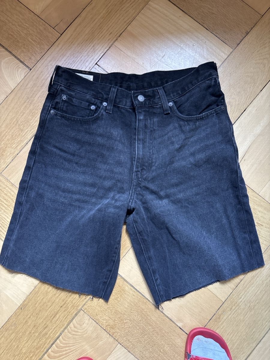 Levi's Jeans: Levis Shorts – Usato da Bern venduto da Lydiixa