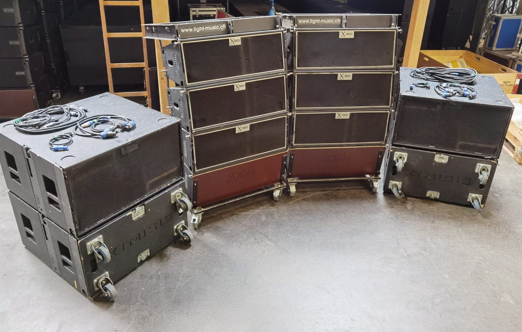 Casse acustiche: X Trime  MISI™ (MIddle-SIzed line array) inklusive Amps – Usato da Aesch LU venduto da Cubic