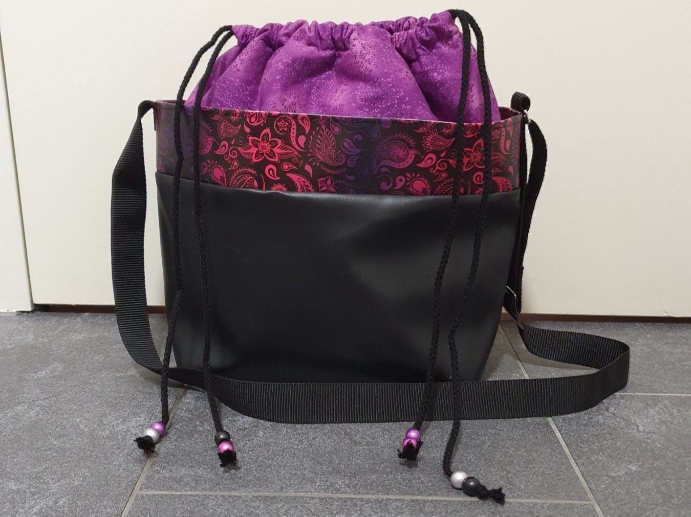Borse da donna: Handtasche Handmade – Nuovo e nell'imballaggio originale da Schinznach Bad venduto da cynthia7 1