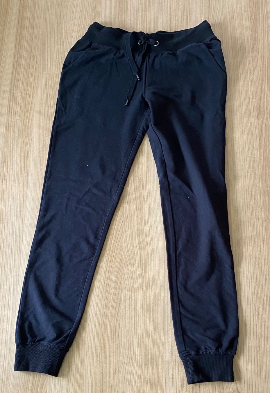 Pantaloni: Trainerhose Grösse 36 - NEU – Nuovo e nell'imballaggio originale da Galgenen venduto da bibibalu5
