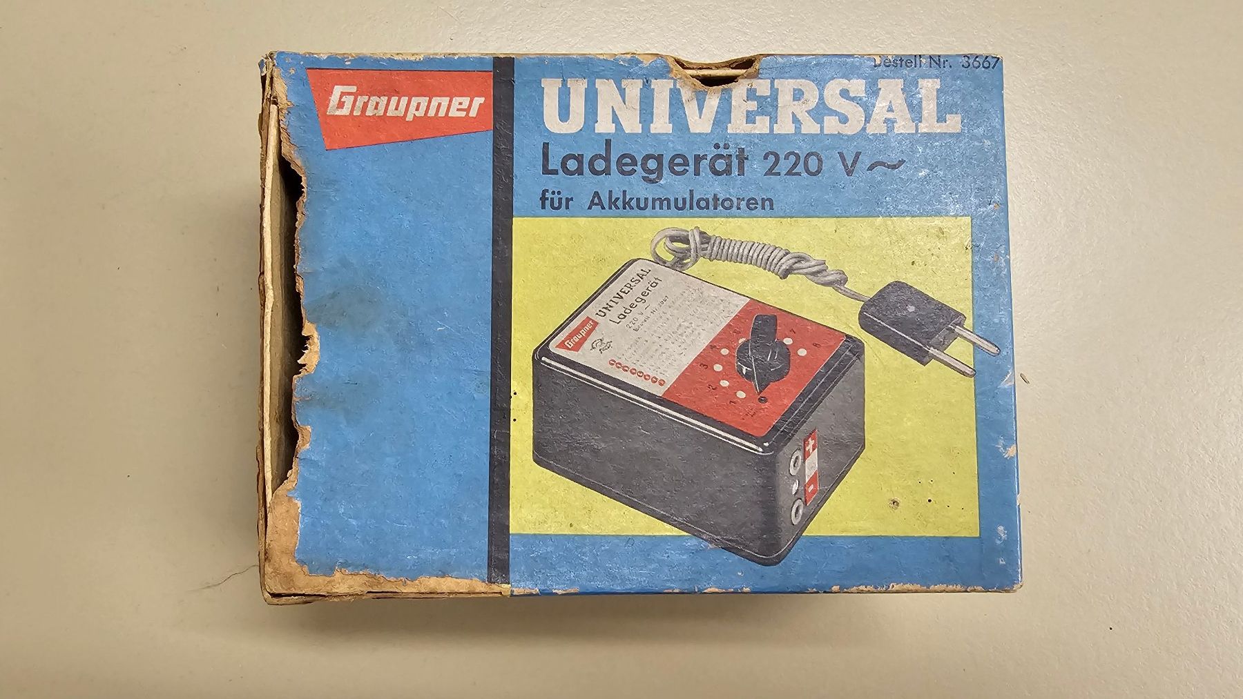 Graupner Accus & piles: Graupner UNIVERSAL Ladegeraet 220V Nr. 3667 – D'occasion à Boniswil par LakeSide_Boniswil 3