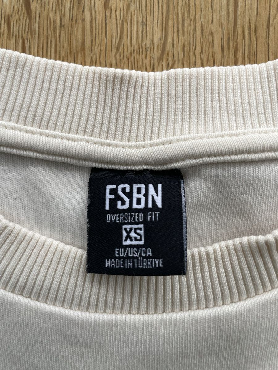 Lotti di vestiti: Kleiderpaket 4-teilig Grösse XS-S – Usato da Zürich venduto da piervier4 9