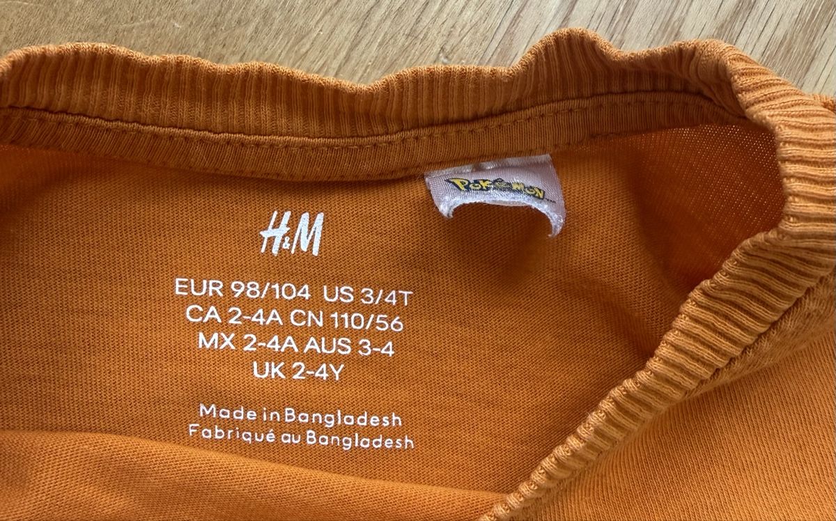 H&M Pullover & Sweatshirts: H&M - Lot de 3 pull Pokémon, taille 104 – Gebraucht aus Genève von valmath 5