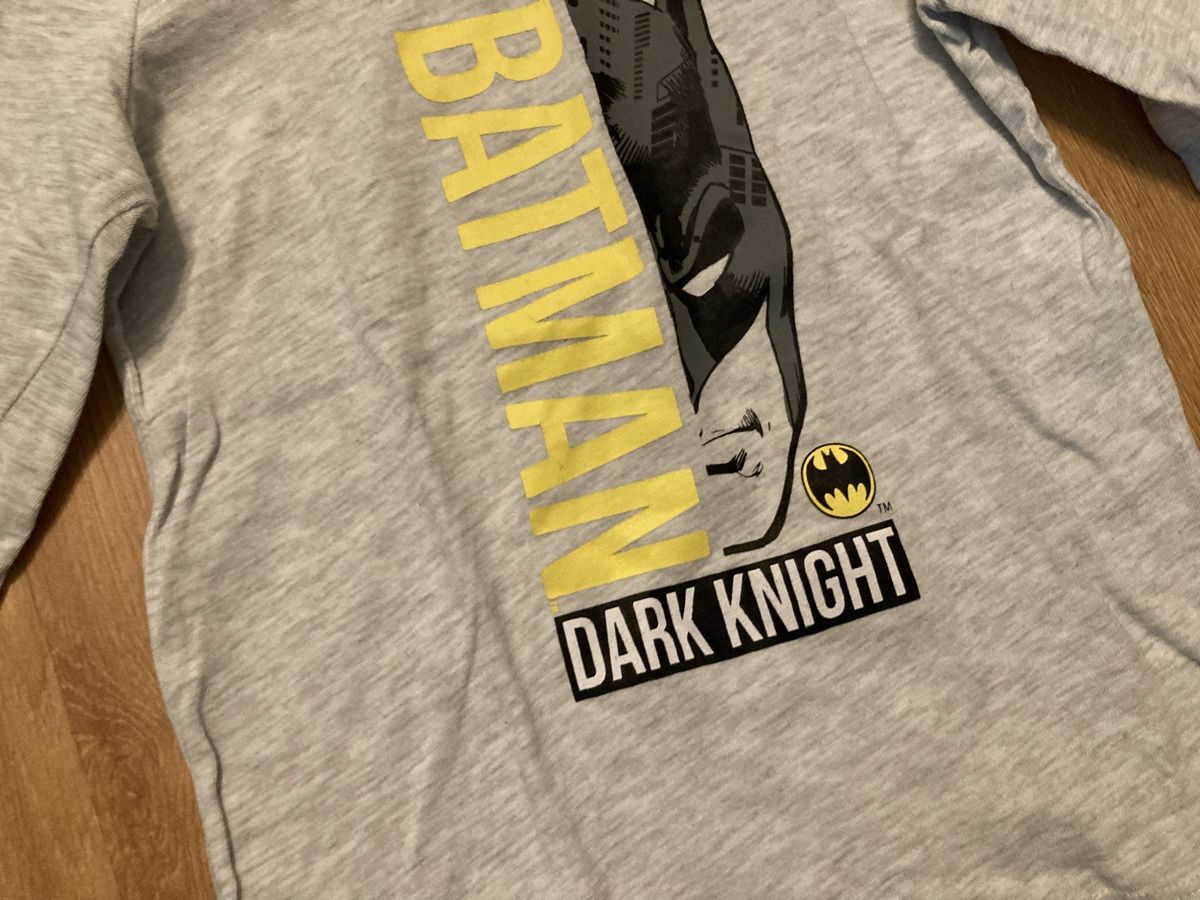 Hemden, T-Shirts & Polos: Batman Langarmshirt Gr. 110 – Gebraucht aus Emmenbrücke von JJ_89 1