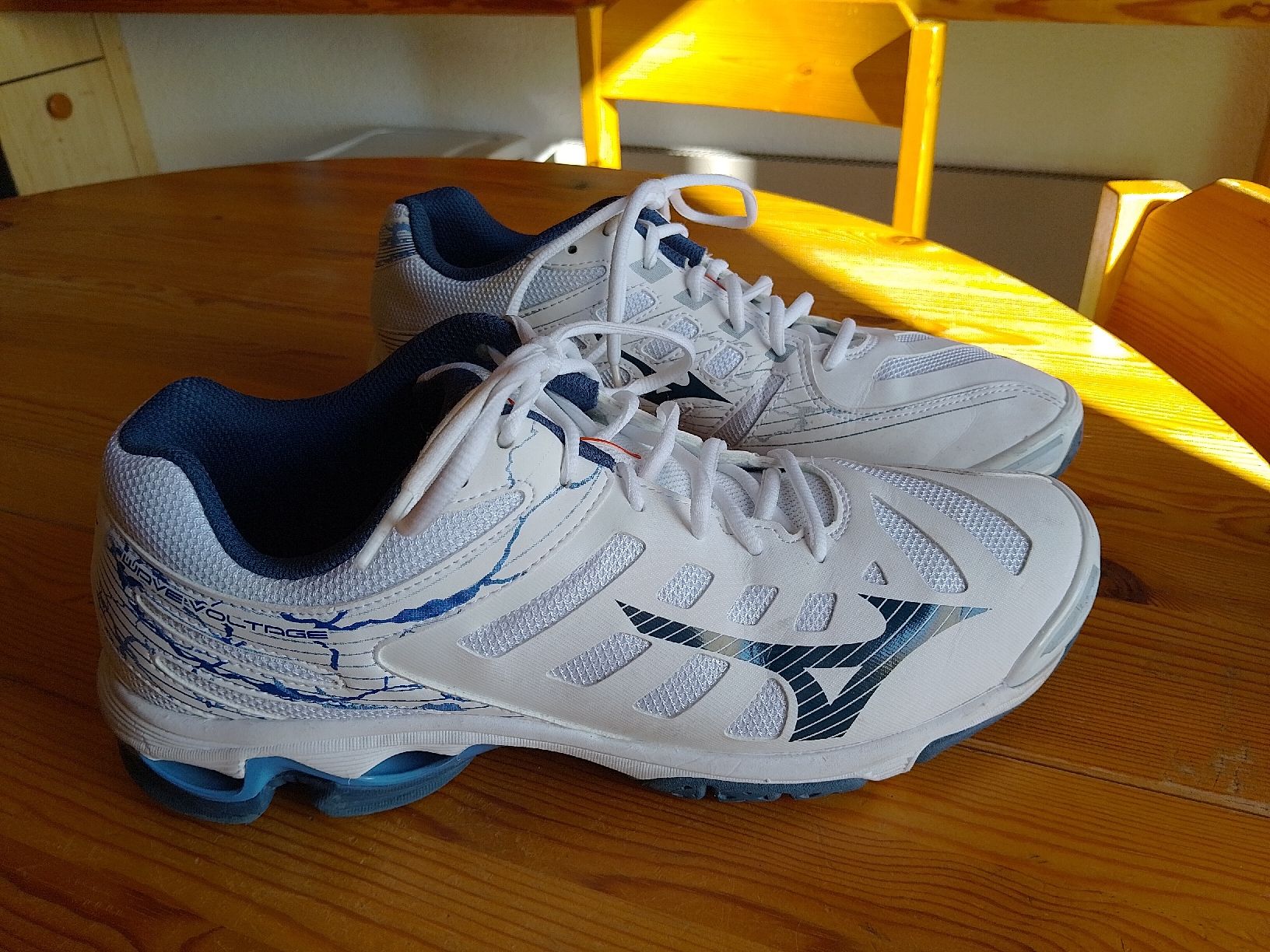 Mizuno Scarpe da uomo: Mizuno Wave Voltage Grösse 44 neuwertig  – Nuovo (secondo la descrizione) da Rigi Kaltbad venduto da san_rxc2