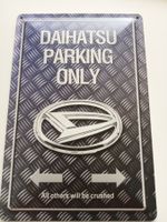 Blechschild-DAIHATSU-PARKING ONLY