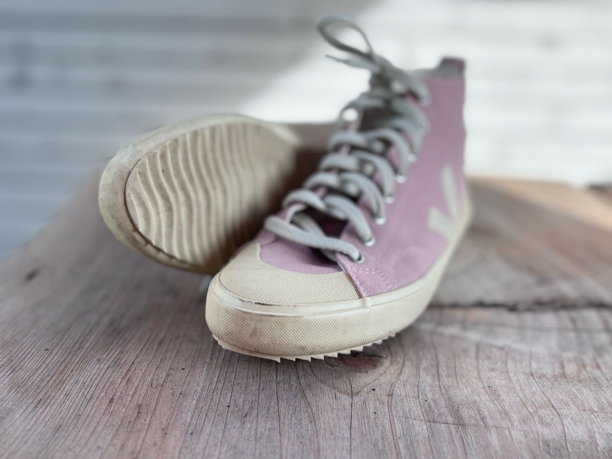 Veja Damenschuhe: Veja High Top Sneaker – Gebraucht aus Würenlos von Ashley24