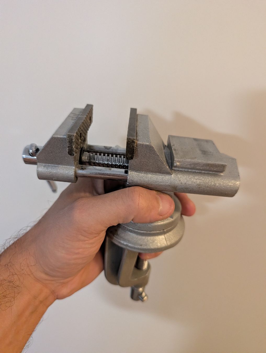 Tous les outils: Kleiner Schraubstock – D'occasion à Roggwil BE par MA-4900