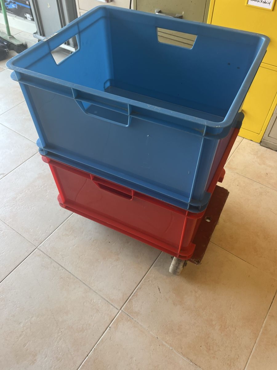 Contenitori & Simili: Behälter PVC. Mit Rolli  – Usato da Neerach venduto da fuz_8d7l 8
