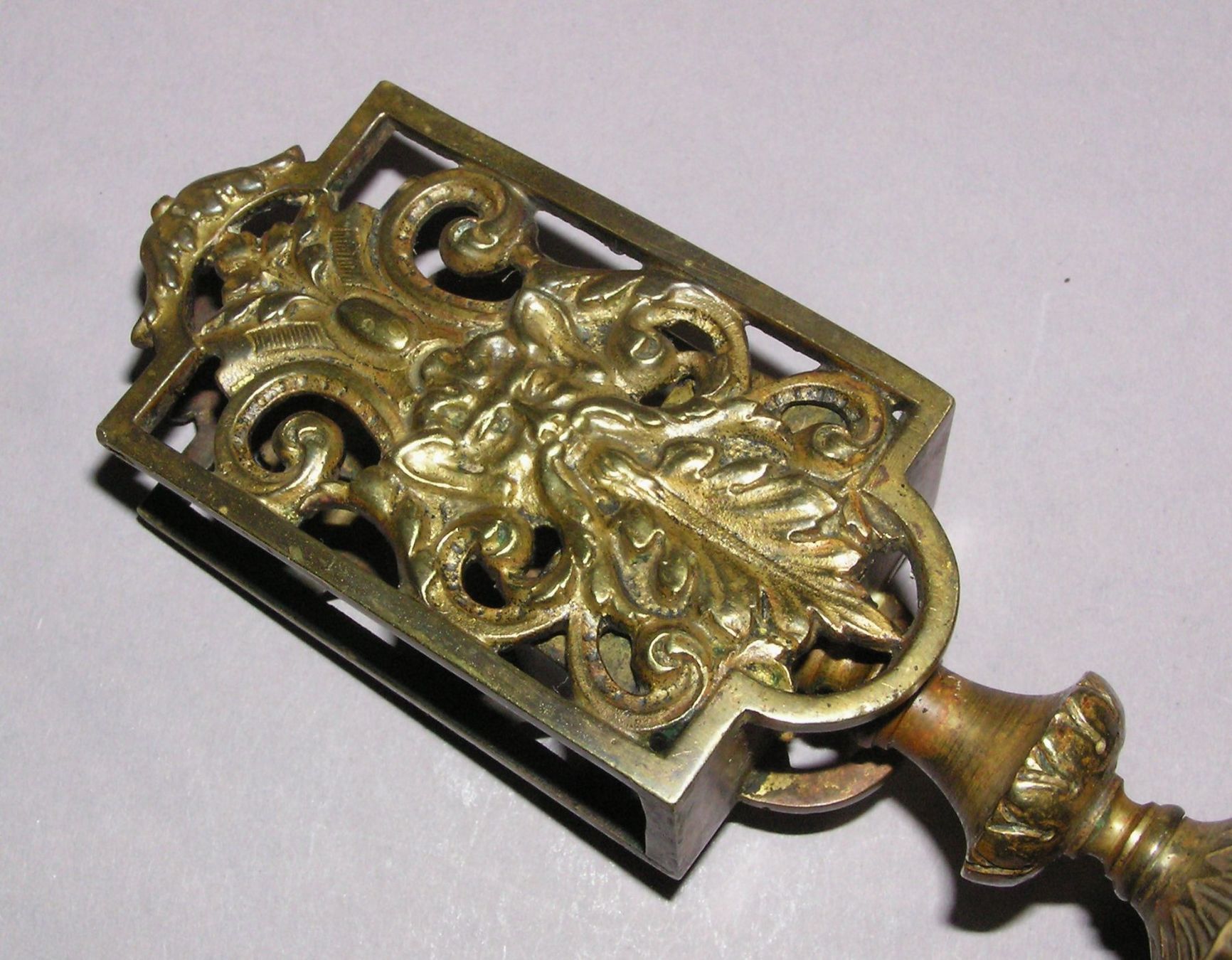 Accendini: ANTIKER STREICHHOLZSCHACHTELHALTER – Usato da Grenchen venduto da Antique-hunter 5