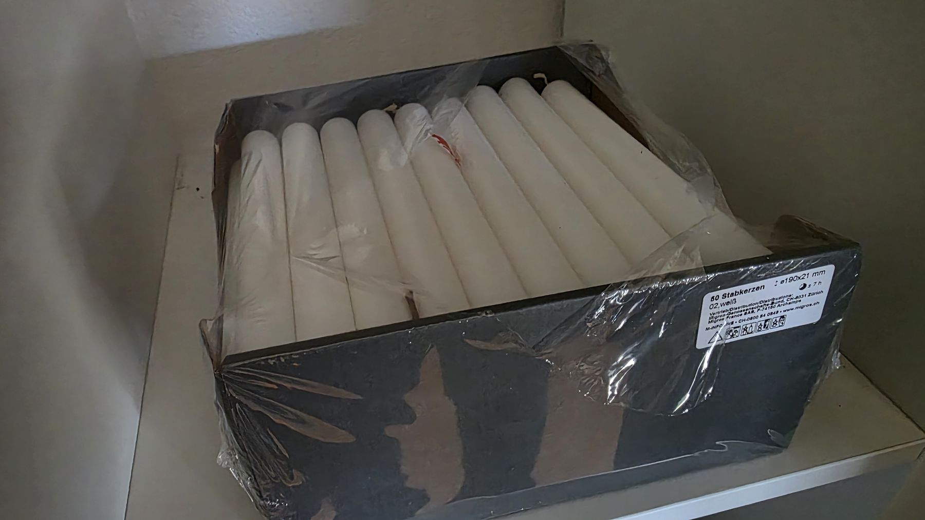 Candele: 40  Stabkerzen 190x21 mm weiss neu – Nuovo (secondo la descrizione) da Opfikon venduto da gaechtibvb