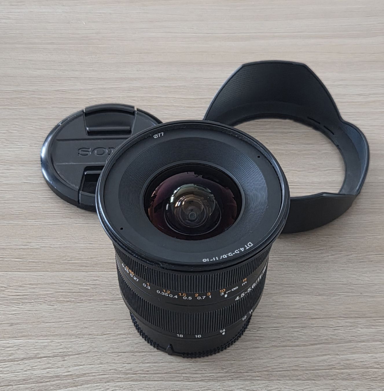 Sony Objectifs: Sony A-Mount Weitwinkelobjektiv 11 - 18mm – D'occasion à Aarburg par mc.cellery