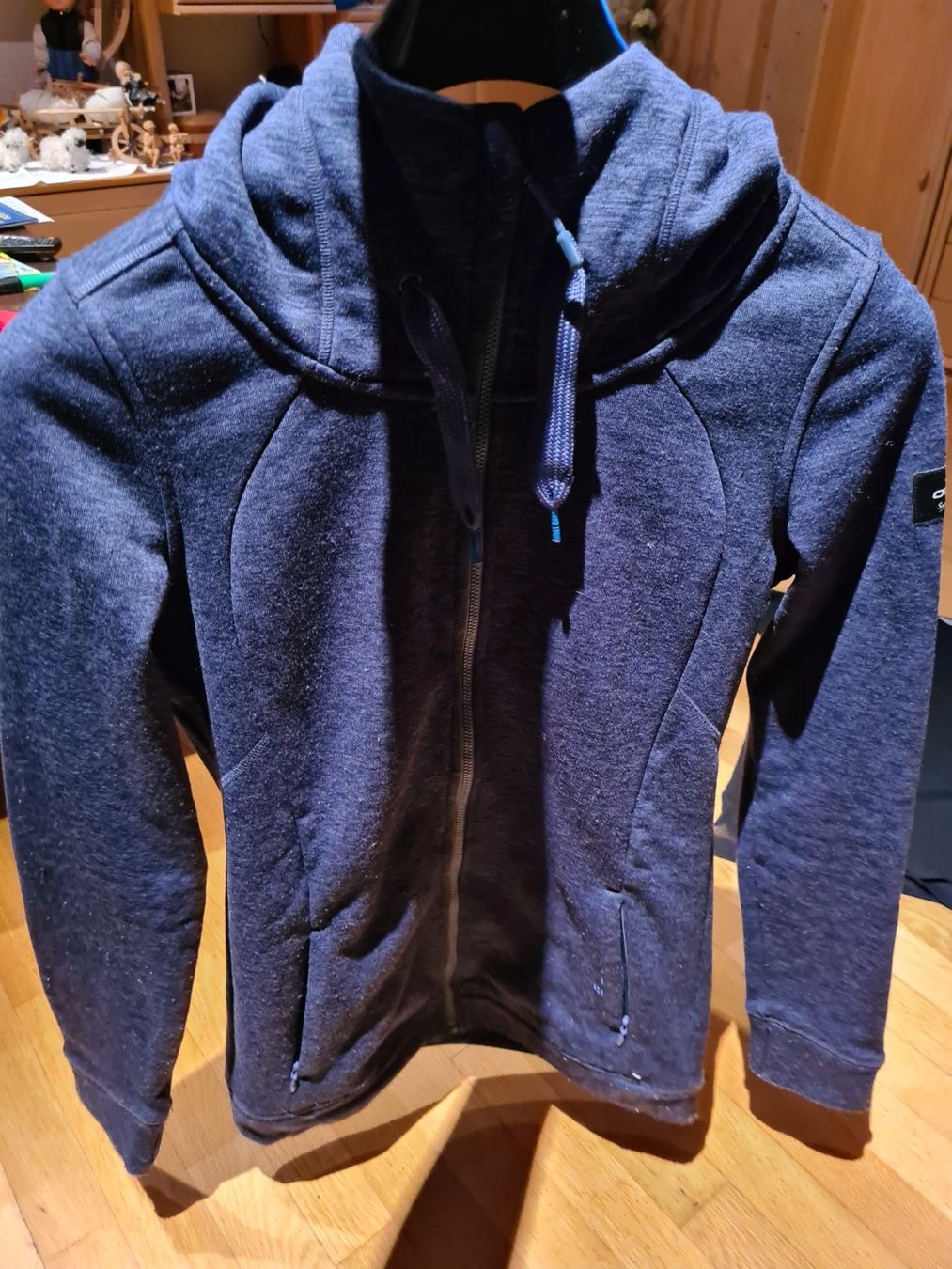 Kleiderpakete: Jacke,2 oberteile + 1 langes hemd – Gebraucht aus Ferden von jemyce 3
