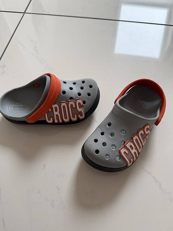 Scarpe per ragazzi: Crocs Grösse : 28 - 29 – Usato da Gränichen venduto da sheyzoe