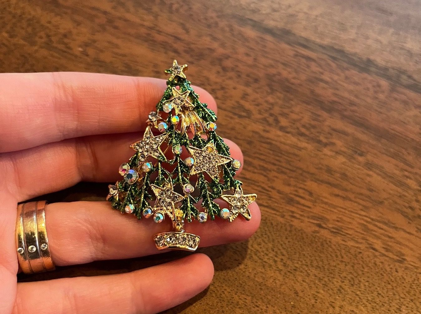 Spille & Fermagli: Brosche Weihnachtsbaum (Christbaum )mit Strass – Nuovo e nell'imballaggio originale da Gams venduto da Mariawicca 1