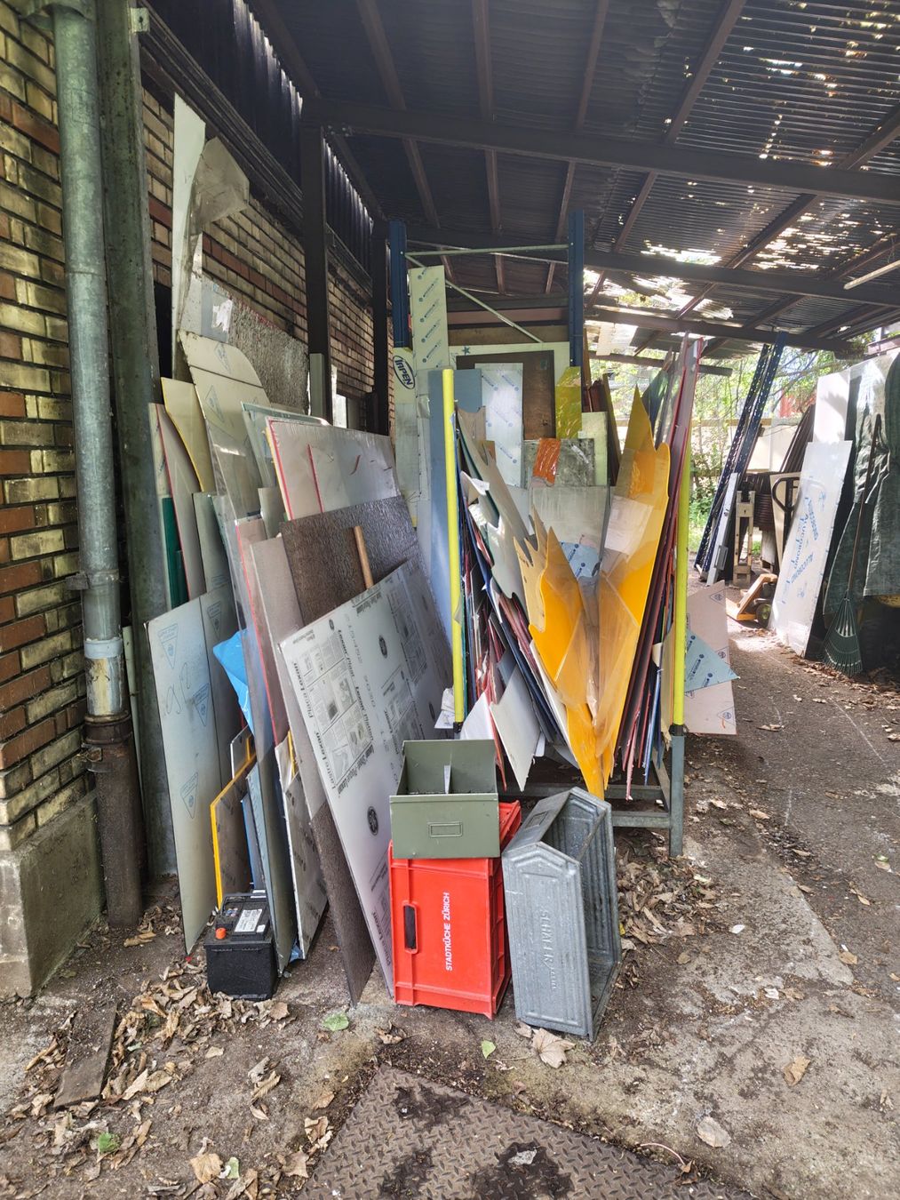 Piatti di portata: Plexiglas in vielen verschiedenen Farben – Usato da Zürich venduto da Gisraf