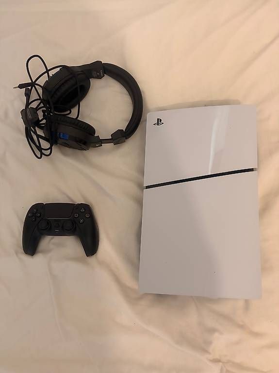 Sony Consoles: PlayStation 5 – D'occasion à Fribourg par gue_7vsk 2