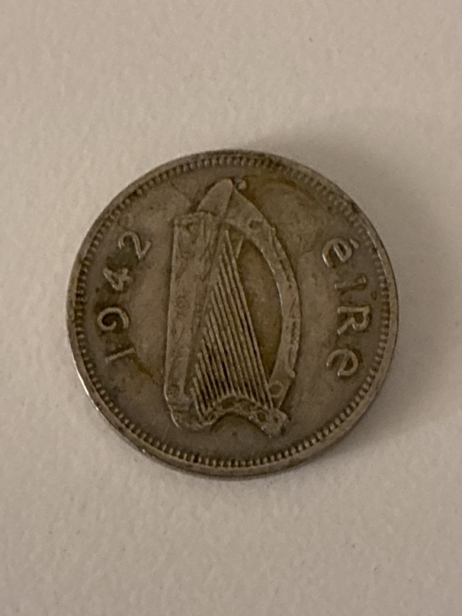 Tutti le monete: Nr. 70: 3 Pence, altes irisches Pfund, 1942 – Usato da Burgdorf venduto da Yakari5165