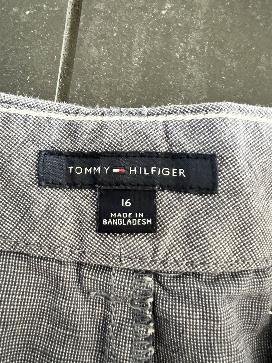 Tommy Hilfiger Pantaloni: Shorts Tommy Hilfiger 16 – Usato da Kreuzlingen venduto da Mirabilis0628 2
