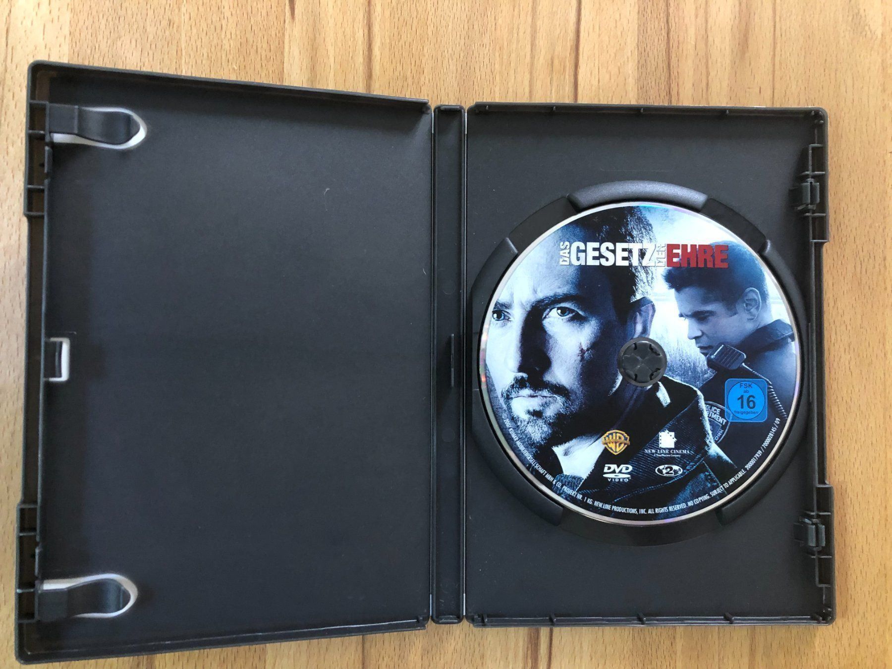 Tutti i DVDs: DVD Das Gesetz der Ehre Action – Usato da Basel venduto da Dasbrauchstdu 1