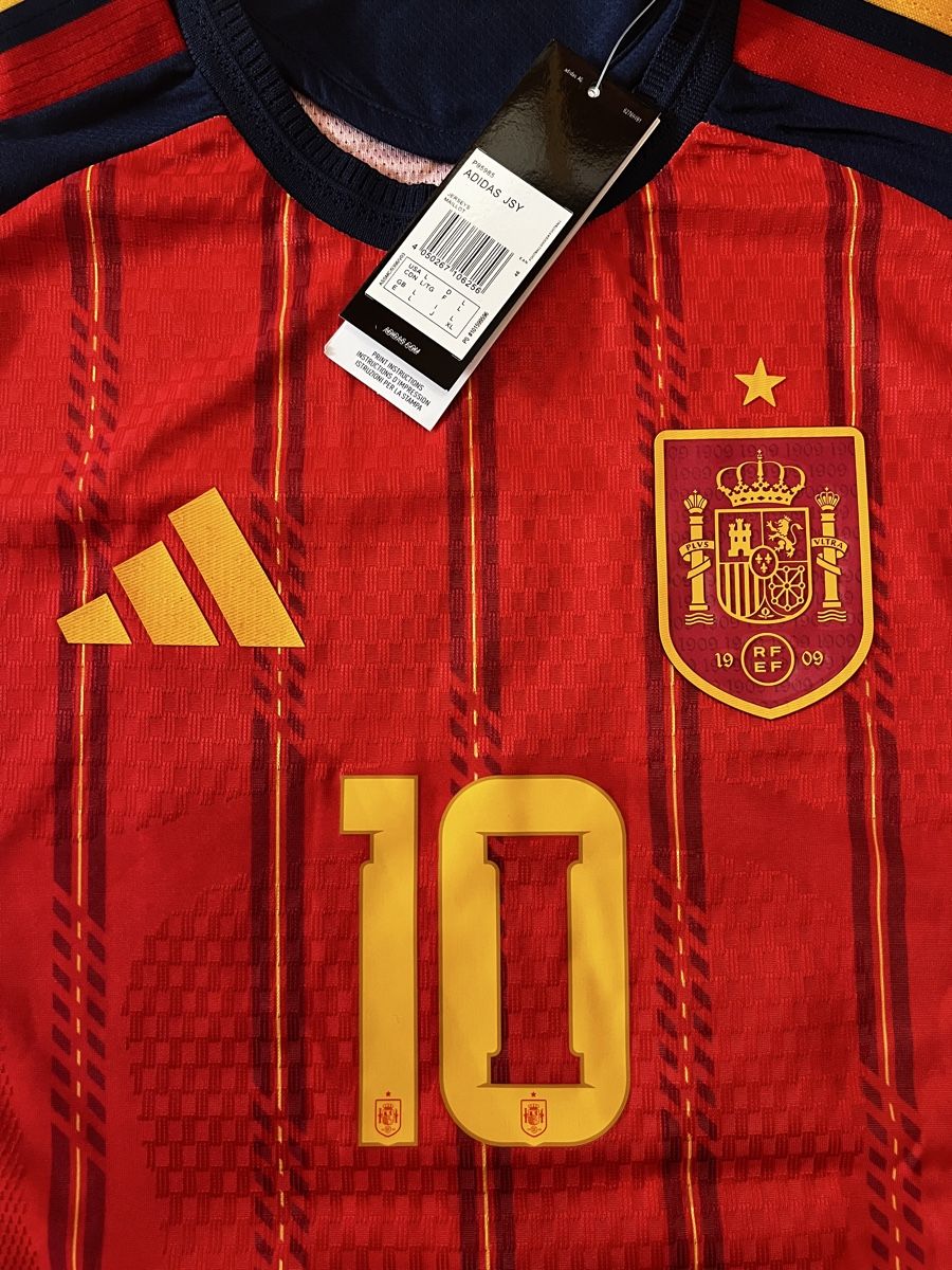 Adidas Maillots de corps & Pantalons: Spain Jersey 2026 Lamine Yamal – Neuf avec emballage d'origine à Estavayer-le-Lac par math_c5kc 2