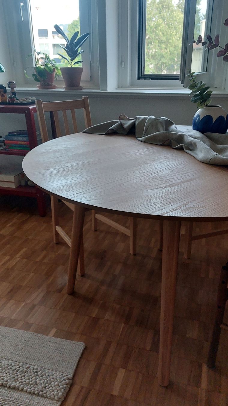 Micasa Tische: runder Holztisch von Micasa – Gebraucht aus Zürich von its_zx2k