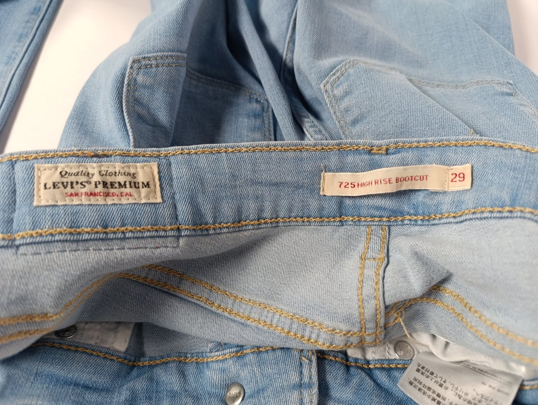 Levi's Jeans: LEVI'S PREMIUM jeans bleu clair taille 38 – Usato da Thielle venduto da Plusvalue_Neuchatel 2