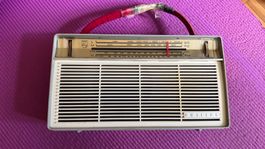 Originales Philips Transistorradio aus den 1960er Jahren.