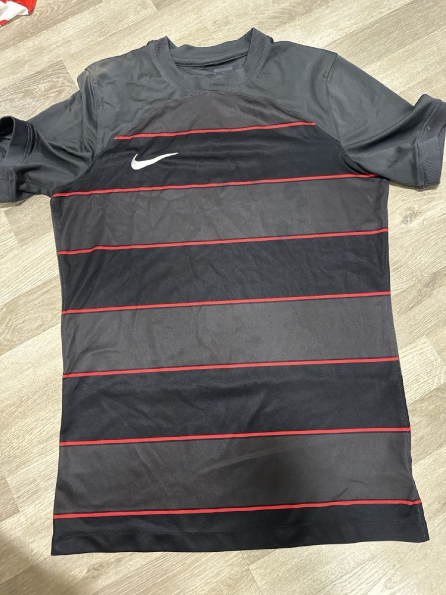 Nike Hemden, T-Shirts & Polos: Nike T shirt  – Gebraucht aus Oberentfelden von ulli03